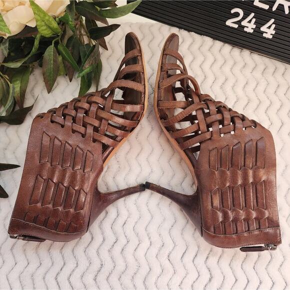 GIVENCHY BROWN LATTICE HEELS SIZE 40(9) - Picture 4 of 9